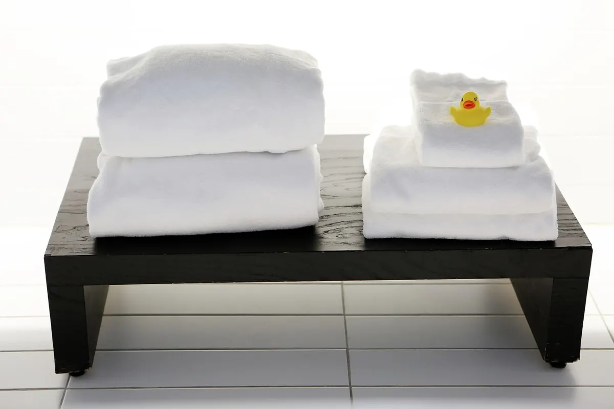 7 Common Mistakes That Wear Out Linen Bath Towels